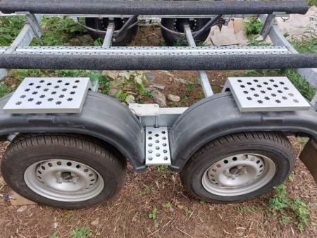 Подножка на крыло прицепа.